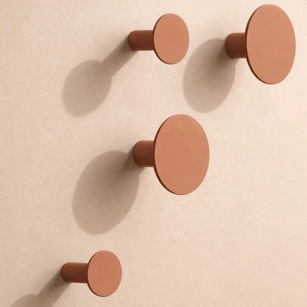 Hnědé nástěnné háčky v sadě 4 ks Ponto – Blomus-image-1