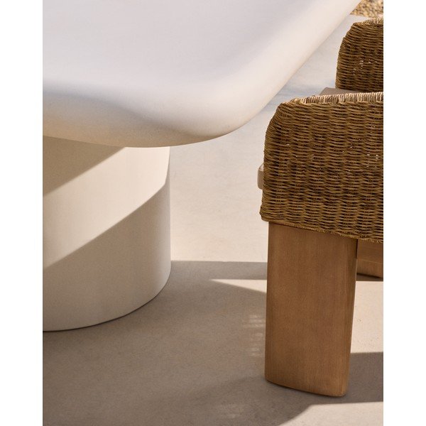 Betonový zahradní jídelní stůl 135x135 cm Addaia – Kave Home-image-3