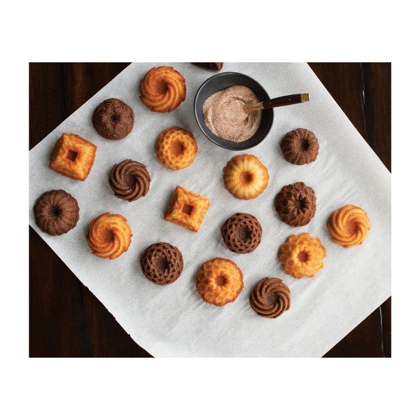 Forma na 12 mini bábovek ve zlaté barvě Nordic Ware Minimix, 280 ml-image-4