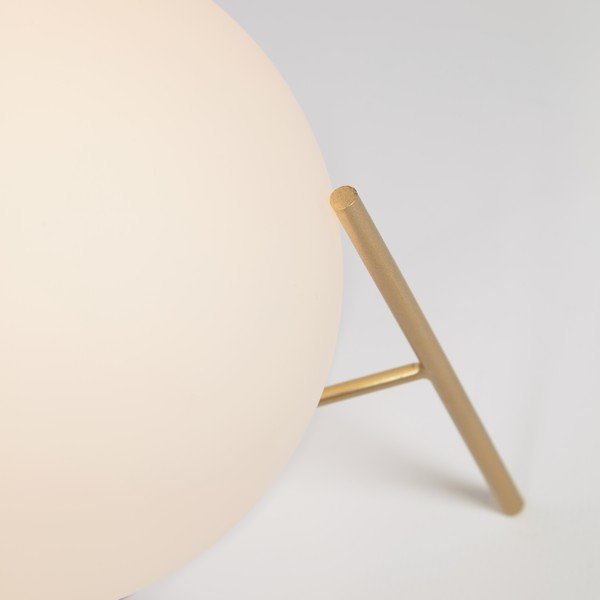 Stolní lampa se skleněným stínidlem v bílo-zlaté barvě (výška 22 cm) Seina – Kave Home-image-3