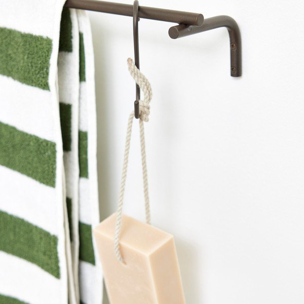 Hnědý nástěnný držák na ručníky z nerezové oceli Pieni – OYOY Living Design-image-2
