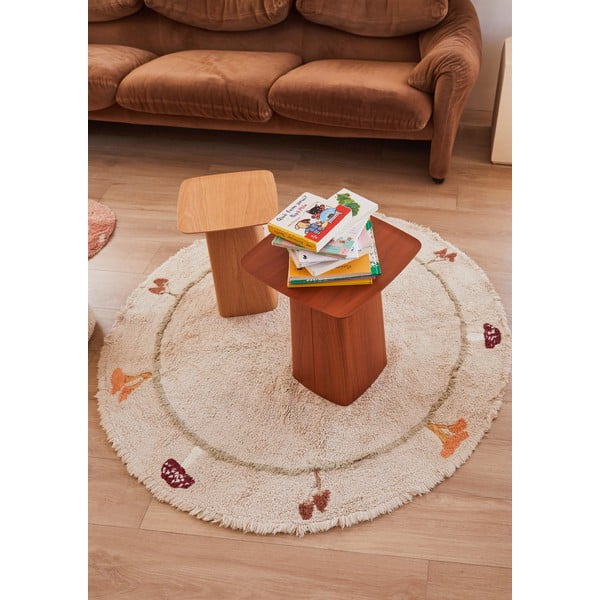 Béžový pratelný ručně tkaný bavlněný dětský koberec ø140 cm Chanterelle – Lorena Canals-image-1