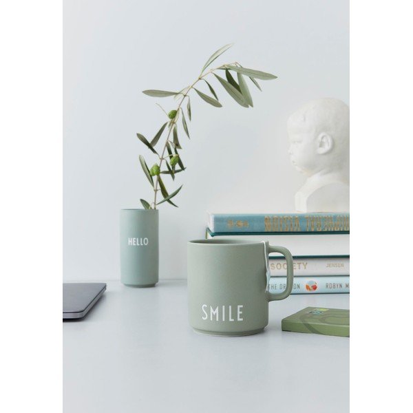 Zelený porcelánový hrnek Design Letters Smile-image-2