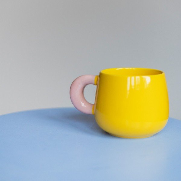 Žlutý hrnek z kostního porcelánu 470 ml Coco – ONA-image-1