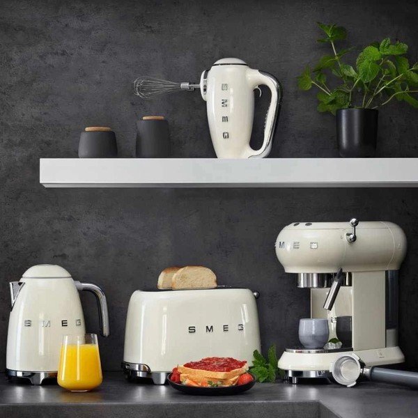 Ruční šlehač Retro Style – SMEG-image-3