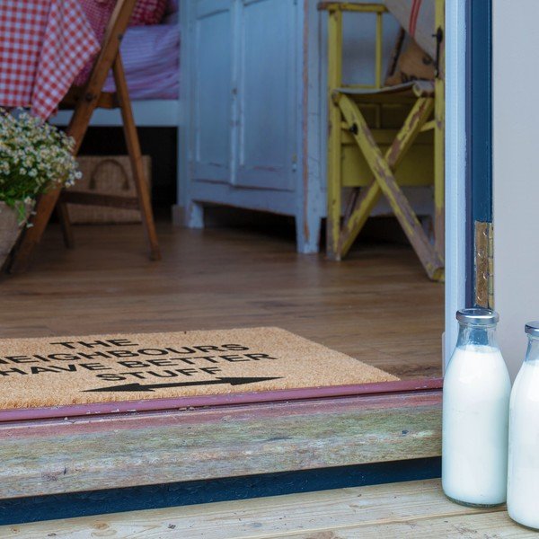 Rohožka z kokosového vlákna 40x60 cm Neighbours Have Better Stuff – Artsy Doormats-image-4