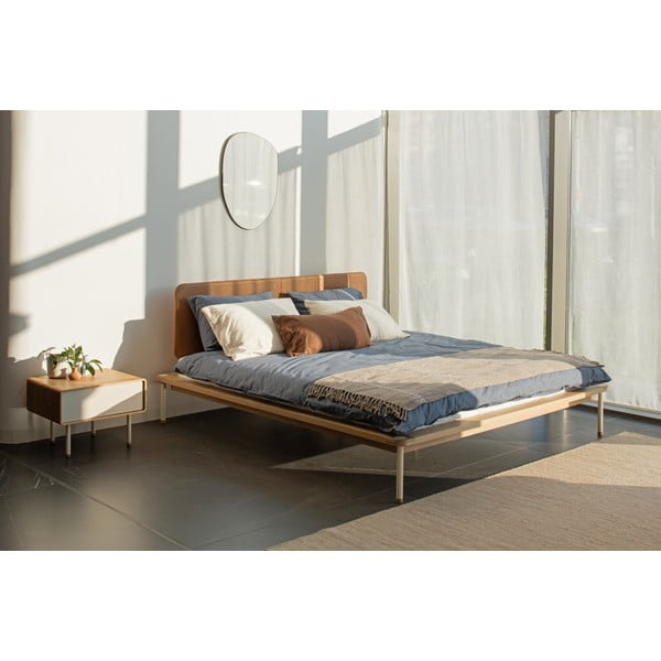 Hnědá/přírodní dvoulůžková postel z dubového dřeva s roštem 160x200 cm Fina – Gazzda-image-1