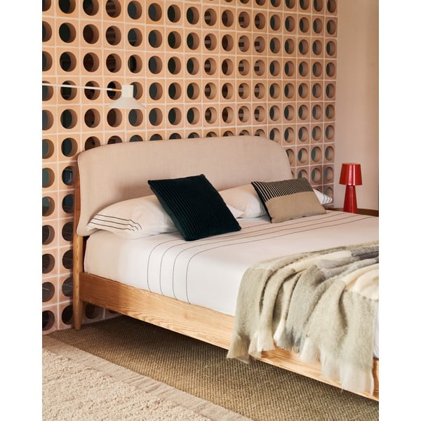 Dvoulůžková postel z jasanového dřeva s roštem v béžovo-přírodní barvě 160x200 cm Octavia – Kave Home-image-1