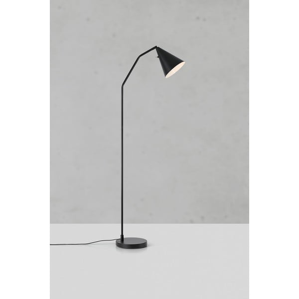 Černá LED stmívatelná stojací lampa s kovovým stínidlem (výška 144 cm) Funil – Markslöjd-image-3
