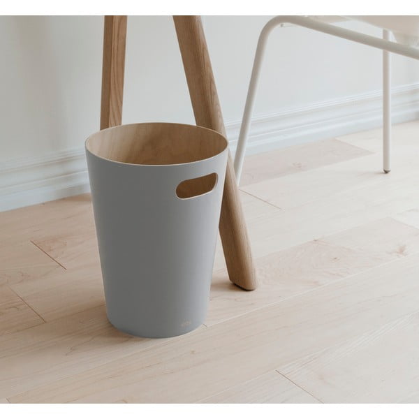 Světle šedý dřevěný odpadkový koš 7,5 l Woodrow – Umbra-image-1