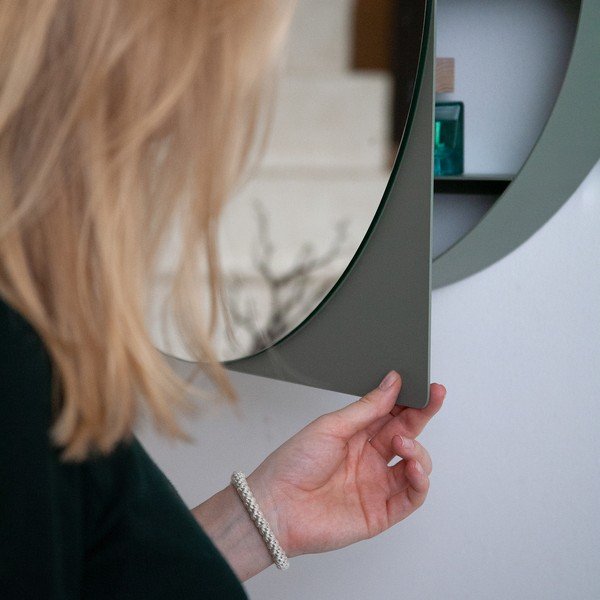 Šedozelená kovová závěsná/se zrcadlem koupelnová skříňka 55x55 cm Sonnet – Spinder Design-image-4