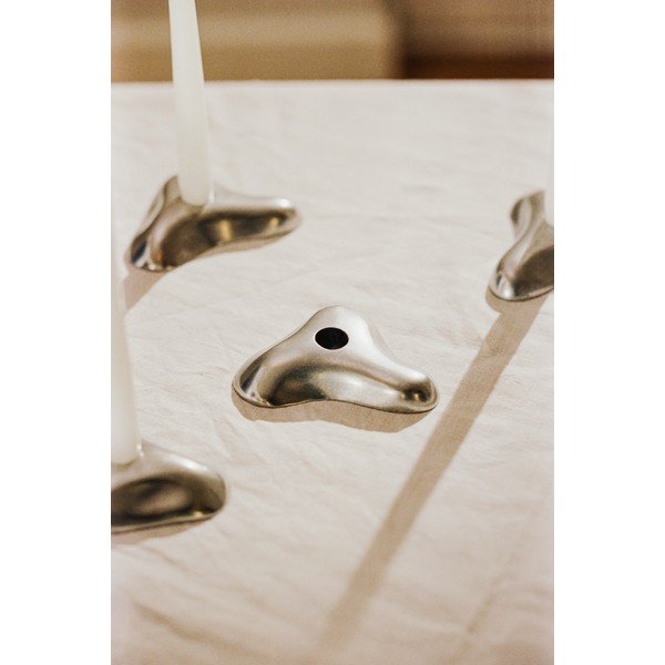 Kovový svícen Mis – noo.ma-image-2