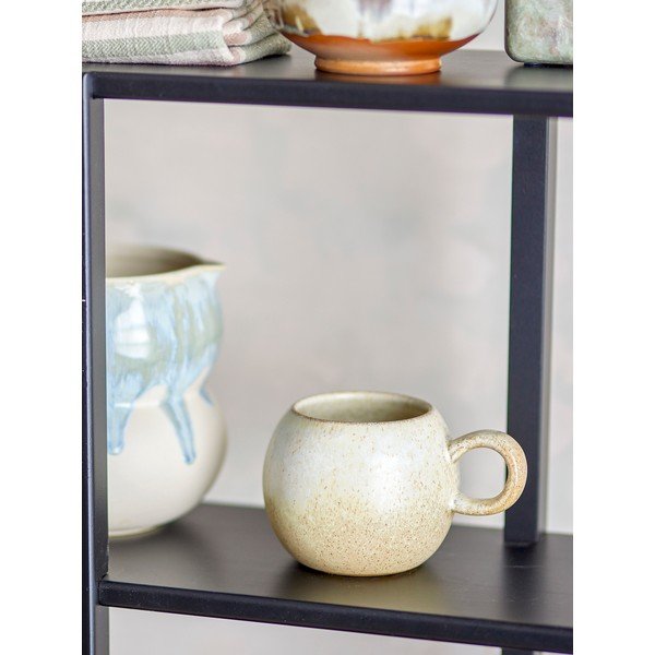 Krémový hrnek z kameniny 410 ml Paula – Bloomingville-image-1