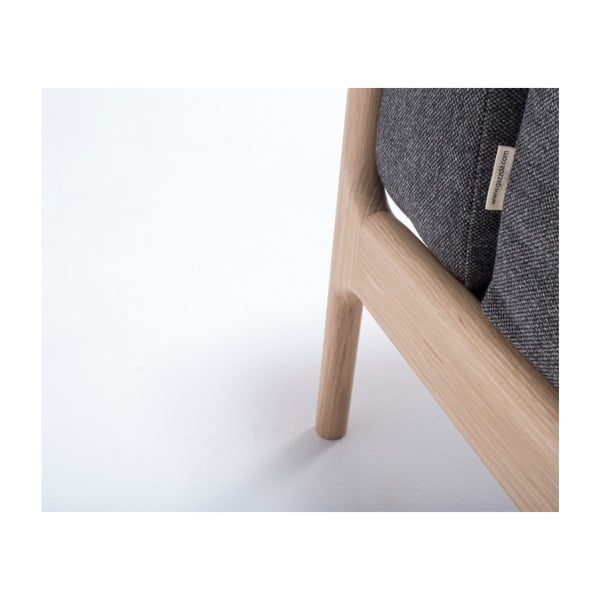 Křeslo s konstrukcí z dubového dřeva s tmavě šedým textilním sedákem Gazzda Fawn-image-4