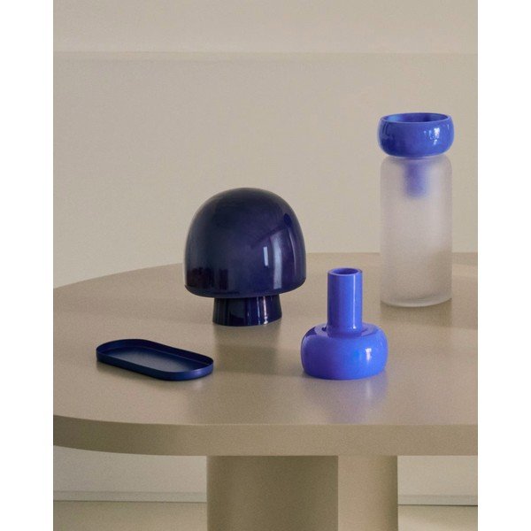 Tmavě modrá stolní lampa se skleněným stínidlem (výška 20 cm) Reig – Kave Home-image-1
