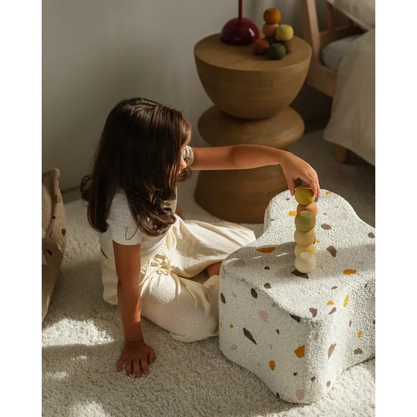 Bílý dětský puf z textilie bouclé/žinylkový Terrazzo Cloud – Wigiwama-image-2