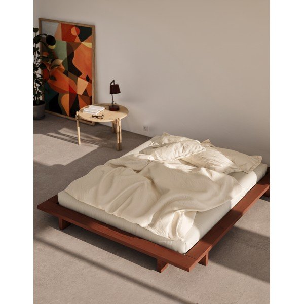 Dvoulůžková postel z borovicového dřeva bez čela s roštem 140x200 cm v terakotové barvě Japan – Karup Design-image-1