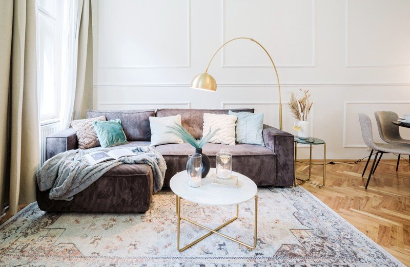 Barvy, glamour a vysoké stropy