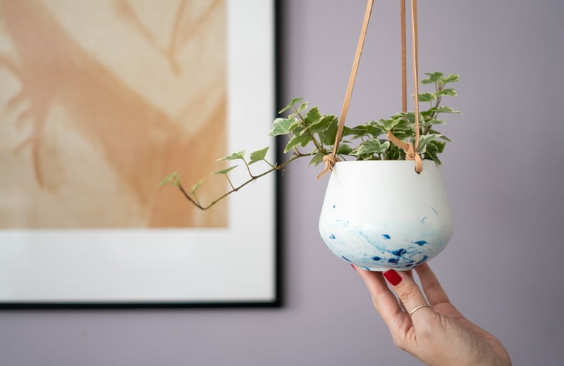 DIY: Tip, jak snadno a efektivně mramorovat třeba květináče