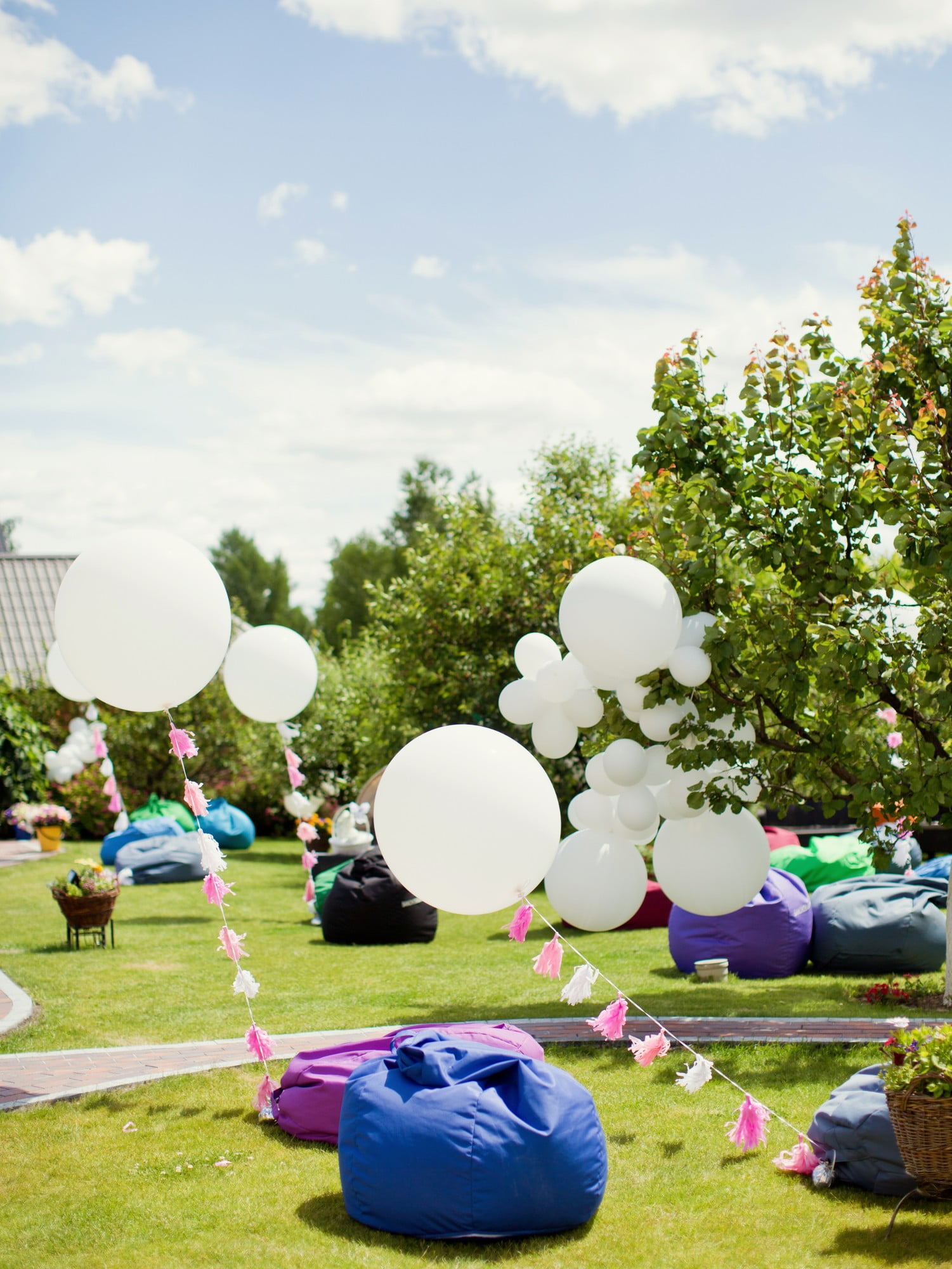 Jako výzdoba na garden party mohou posloužit i balonky.