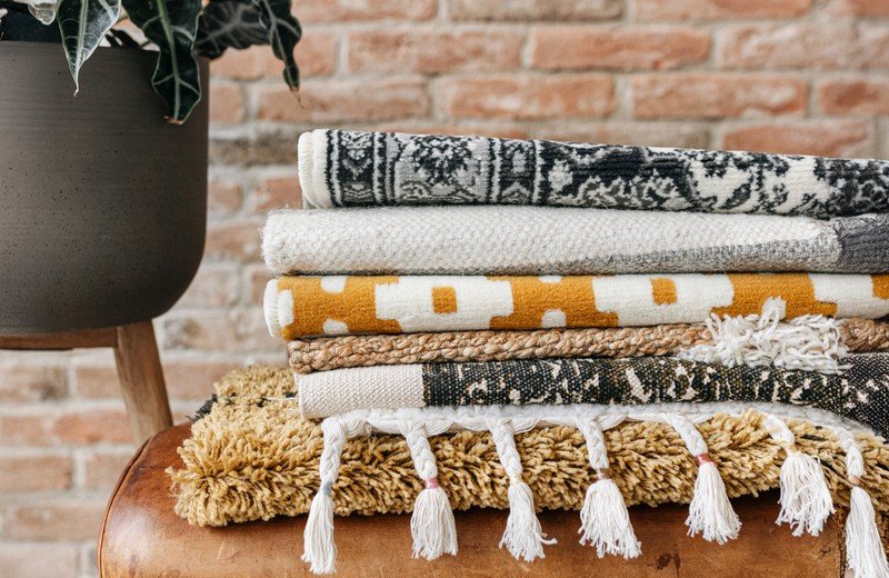 Průvodce materiály koberců