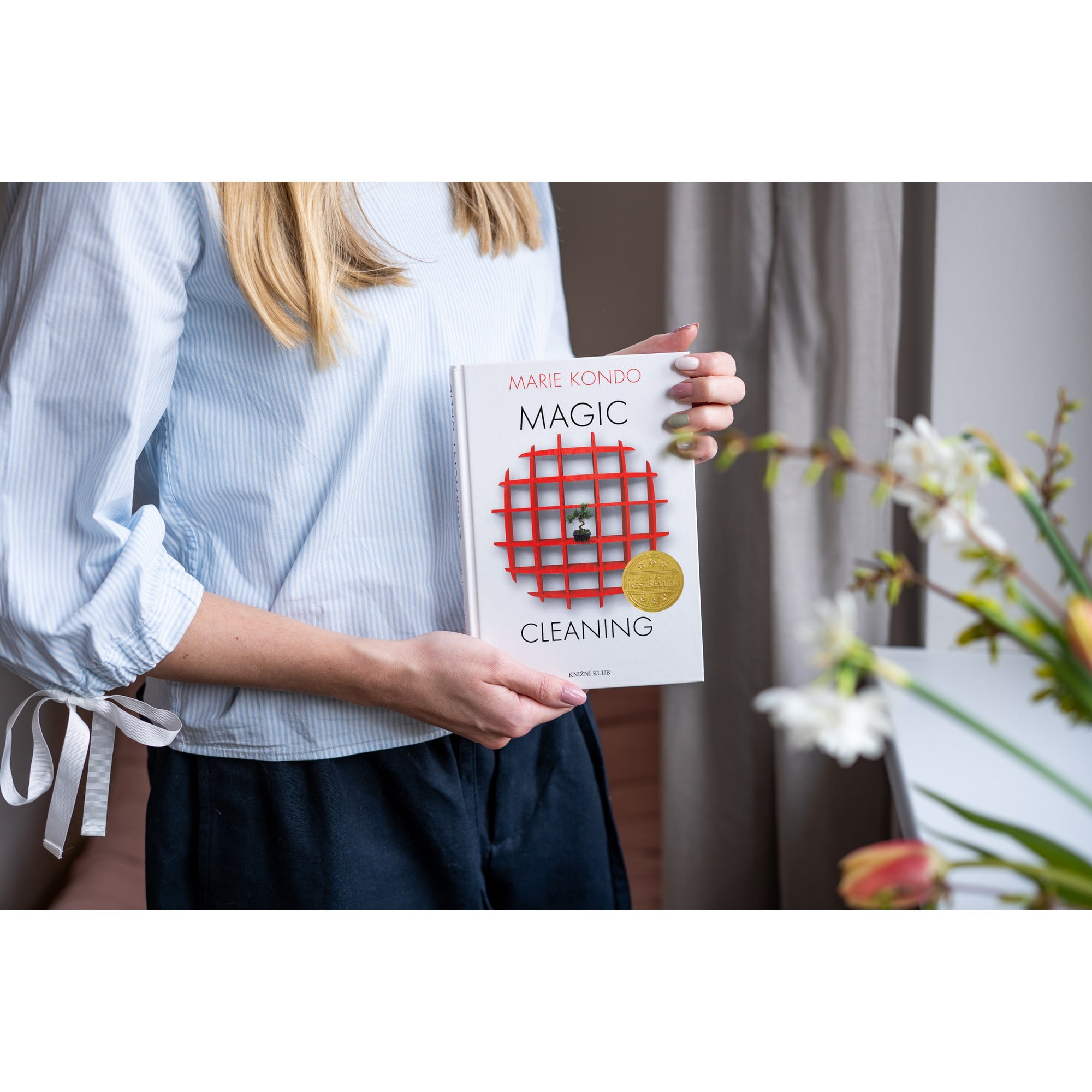 Metoda KonMarie od Marie Kondo vás naučí zamyslet se nad tím, které věci opravdu potřebujete.