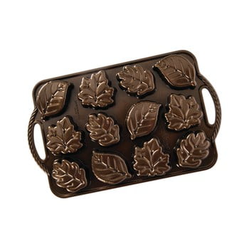 Formă pentru 12 mini prăjituri nordic ware leaves, 0,6 l
