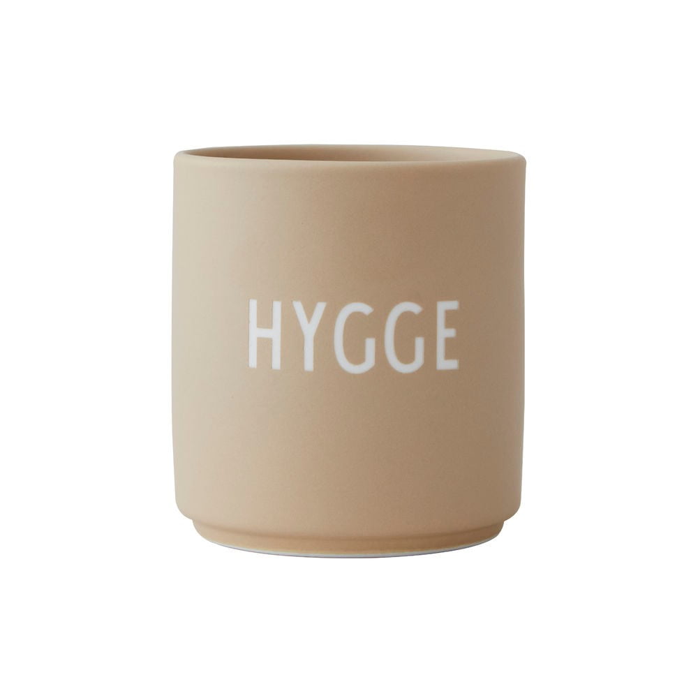 Béžový porcelánový hrnek Design Letters Favourite Hygge
