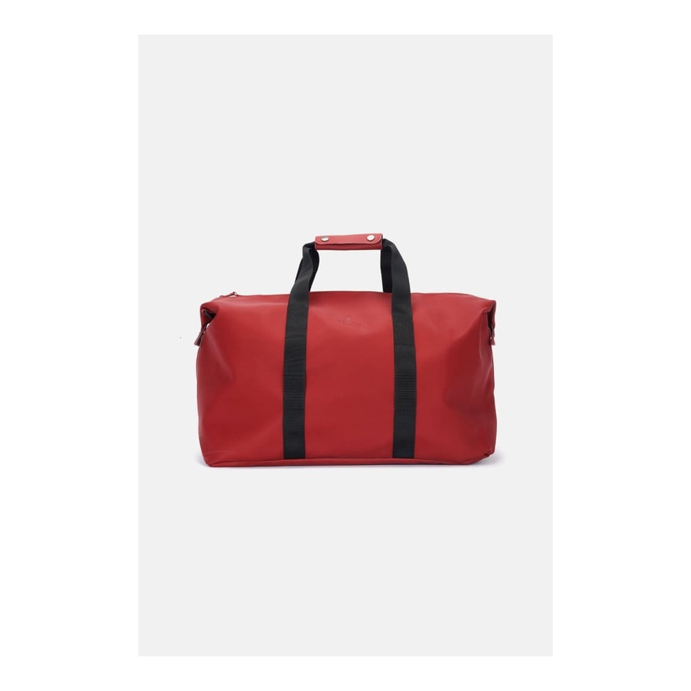 Tmavě červená sportovní taška s vysokou voděodolností Rains Weekend Bag