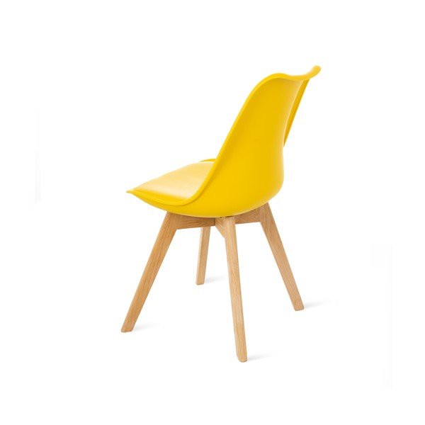 Žlutá židle s bukovými nohami loomi.design Retro