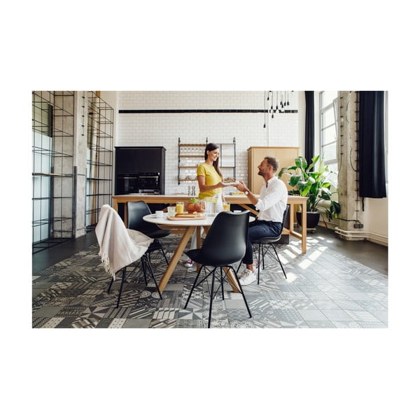 Bílá židle s bílým podnožím z kovu loomi.design Eco