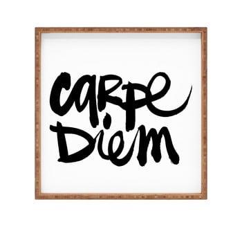Tavă decorativă din lemn carpe diem, 40 x 40 cm