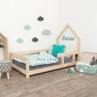 Přírodní dětská postel domeček s pravou bočnicí Benlemi Poppi, 120 x 200 cm