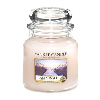 Lumânare parfumată Yankee Candle Lake Sunset, timp de ardere 65 - 90 ore